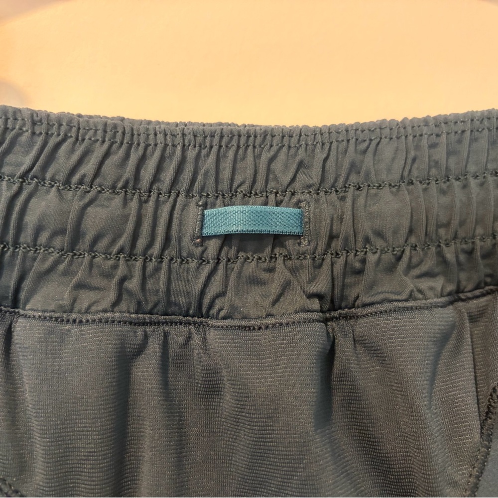 Lululemon Navy & Aqua Patterned Hotty Hot Low-Rise Lined Shorts - 4” - Picture 8 of 10